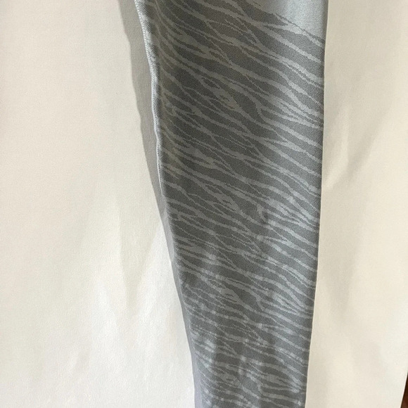 Fabletics Gray Leggings, Tiger Striped Print on the Bottom Size Large - Picture 3 of 5